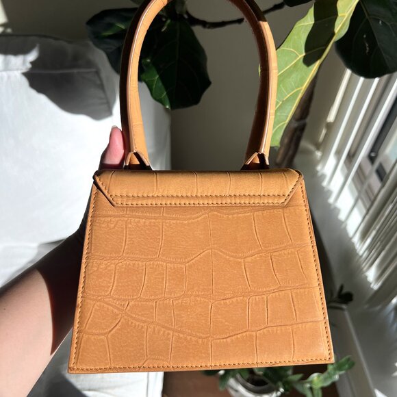 Jacquemus Le Chiquito Moyen croc embossed in Honey Embossed medium sized leather - Picture 4 of 10